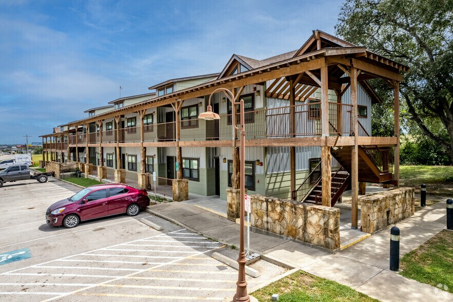 Primary Photo Of 4392 S Highway 181, Kenedy Apartments For Sale