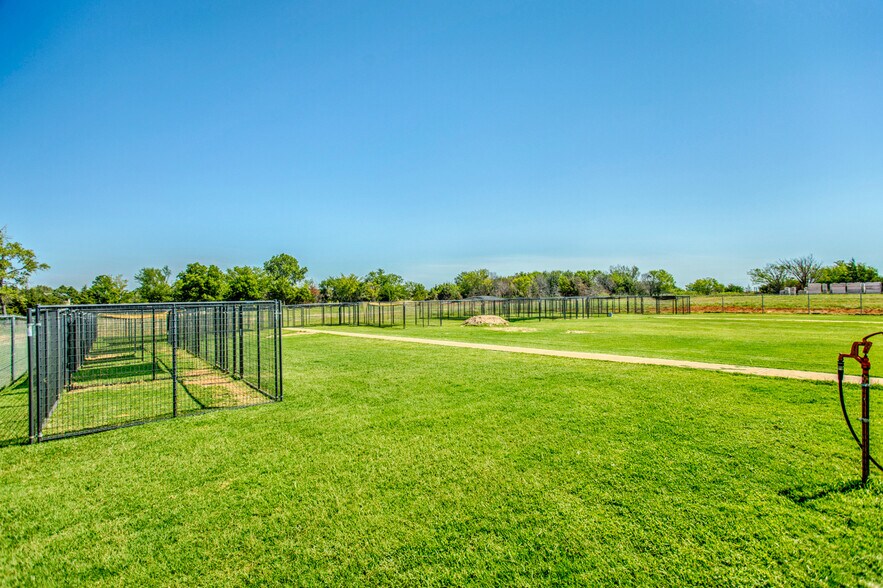 More Photos Of 39812 Hazel Dell Rd, Shawnee Veterinarian Kennel For Sale