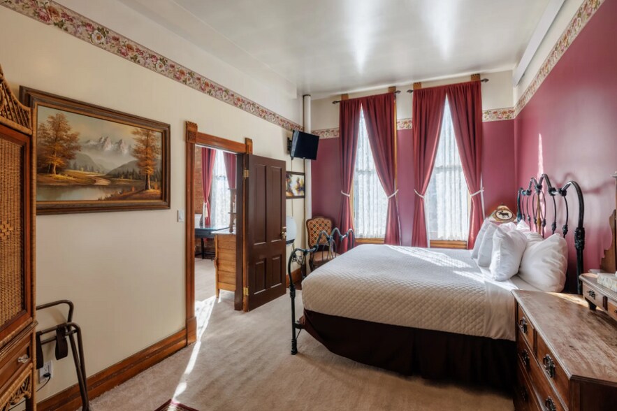 More Photos Of 700 Harrison Ave, Leadville Hotel For Sale