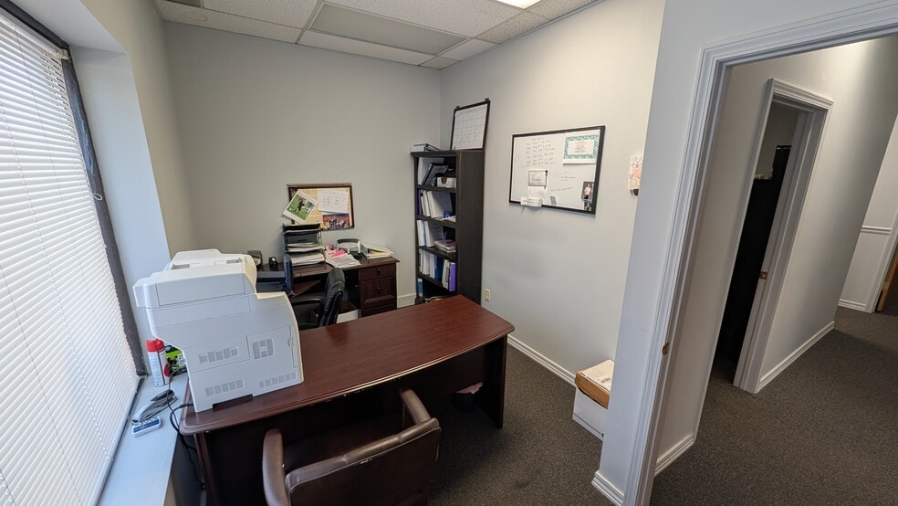 More Photos Of 236 W Edison Rd, Mishawaka Freestanding For Lease
