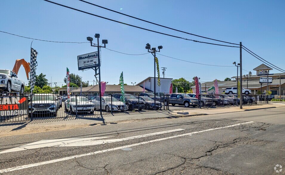 More Photos Of 854 Crows Landing Rd, Modesto Auto Dealership For Sale