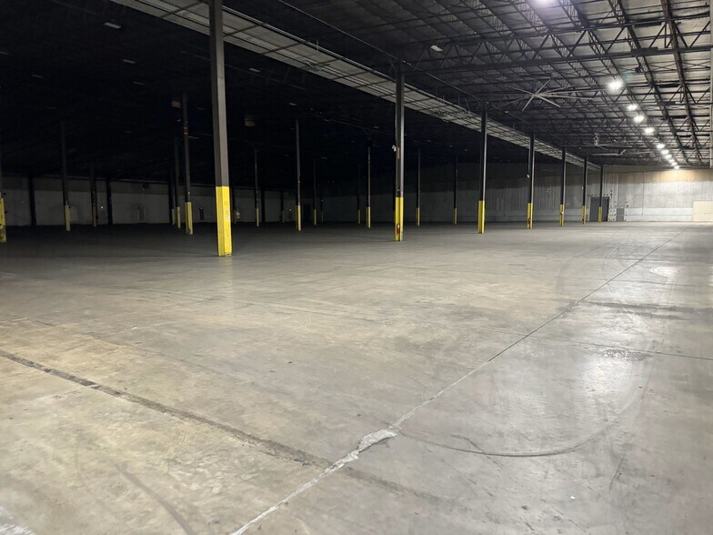 More Photos Of 2294 Molly Pitcher Hwy, Chambersburg Distribution For Lease