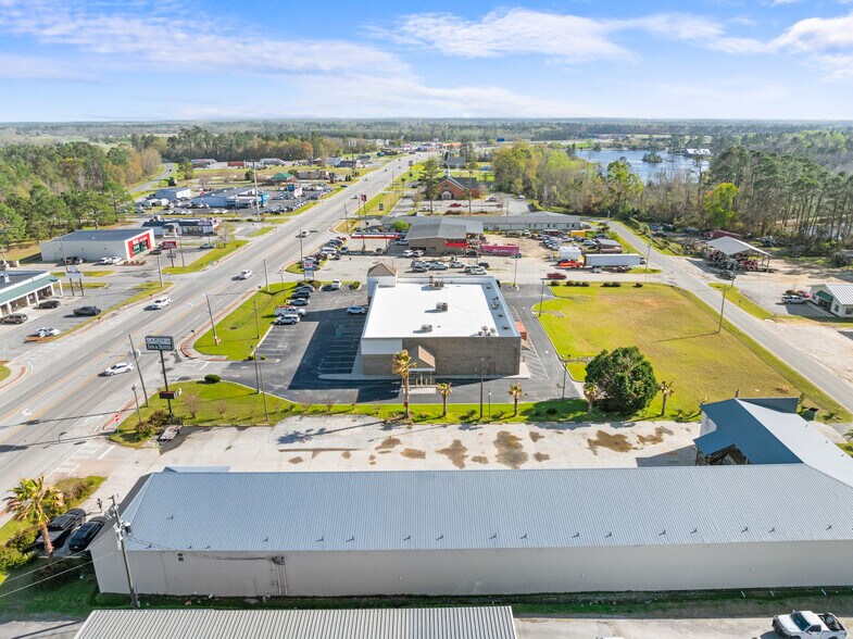 More Photos Of 730 S Lewis St, Metter Drugstore For Sale