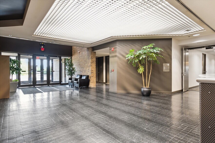 More Photos Of 950 Stephenson Hwy, Troy Loft Creative Space For Lease