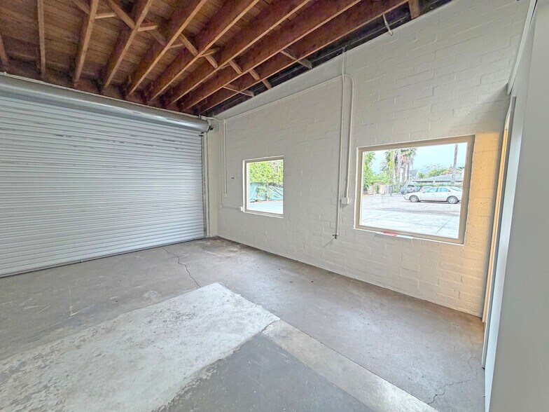 More Photos Of 1327 De La Vina St, Santa Barbara Service For Sale