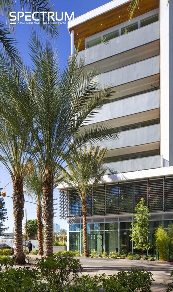 More Photos Of 6200 Variel Ave, Woodland Hills Apartments For Lease