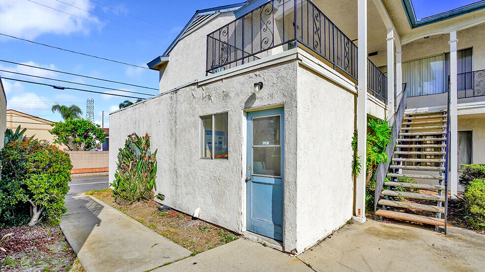 More Photos Of 12561 Camus Ln, Garden Grove Apartments For Sale