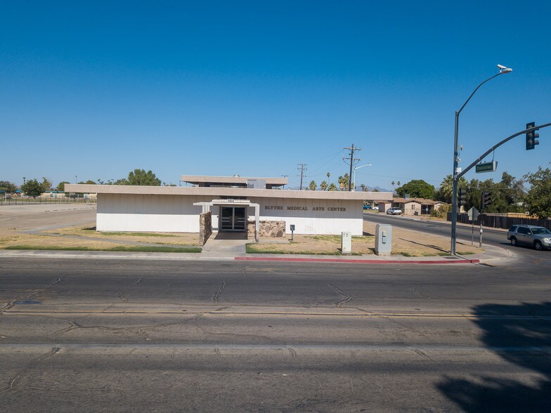 More Photos Of 500 N Broadway Ave, Blythe Medical For Sale