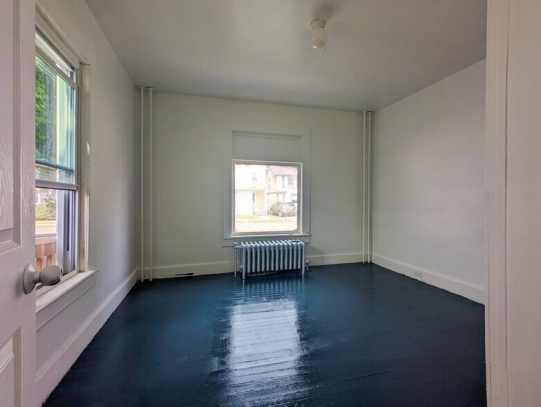 More Photos Of 105 Madison Ave, Endicott Apartments For Sale