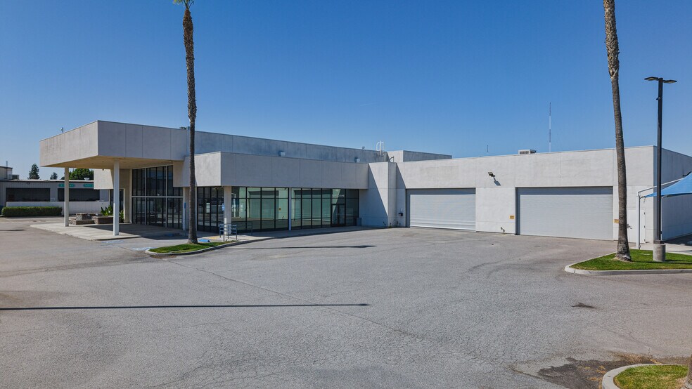 More Photos Of 4625 Wible Rd, Bakersfield Auto Dealership For Lease