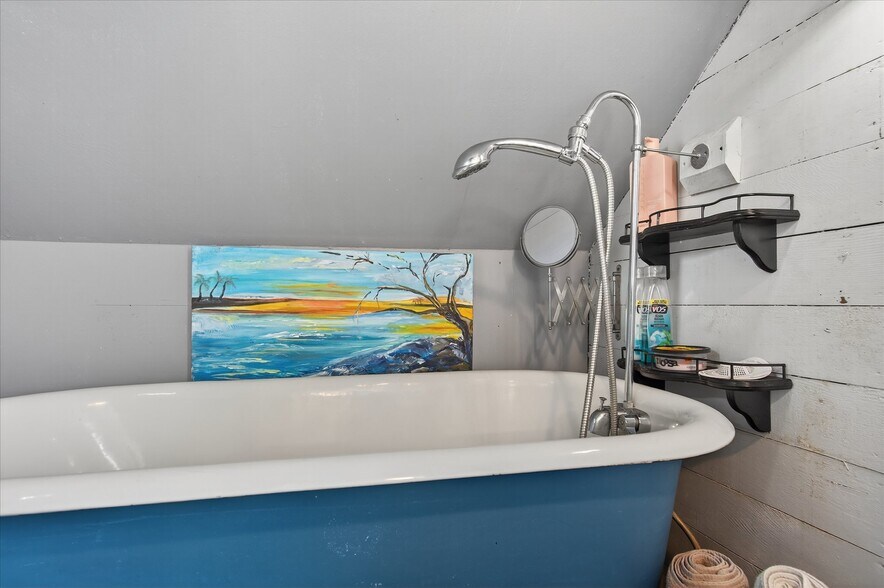 More Photos Of 8 Fairgrounds Rd, Skamokawa Hospitality For Sale