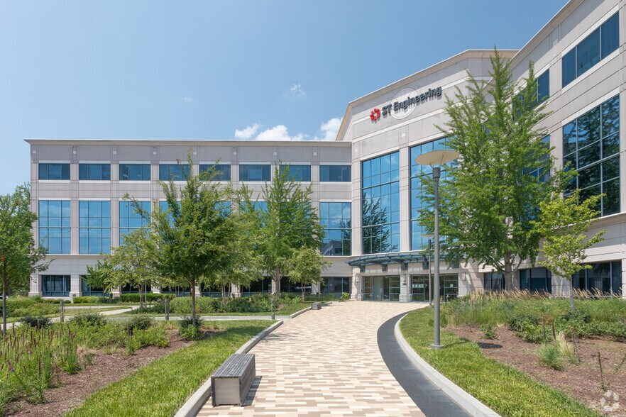 More Photos Of 13861 Sunrise Valley Dr, Herndon Office For Lease