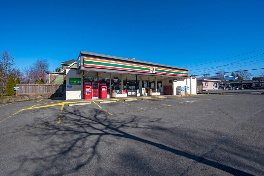 More Photos Of 4312 SW Admiral Way, Seattle Convenience Store For Sale