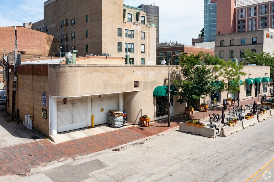 More Photos Of 1709 Benson Ave, Evanston Storefront For Lease