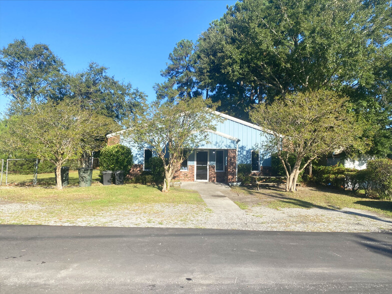 Primary Photo Of 1204 McNew Ave, Hanahan General Retail For Sale