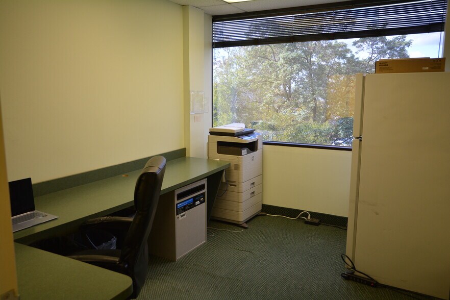 More Photos Of 438 N Frederick Ave, Gaithersburg Medical For Sale