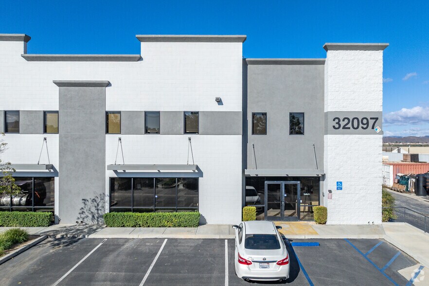 More Photos Of 32097 Corydon Rd, Lake Elsinore Warehouse For Lease