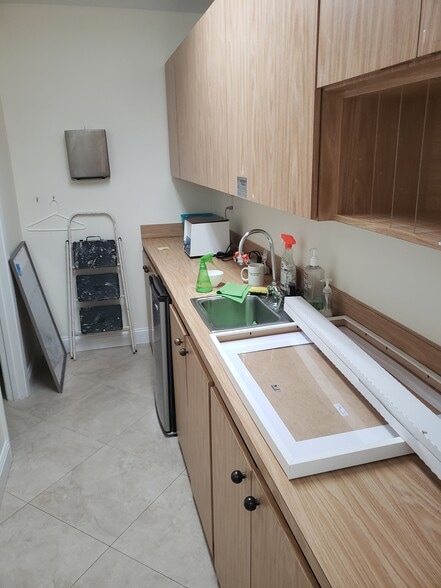 More Photos Of 2929 N University Dr, Coral Springs Medical For Sale