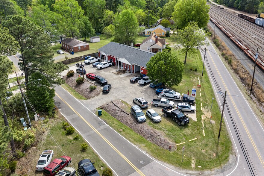 More Photos Of 921 Midway Ave, Durham Auto Repair For Sale