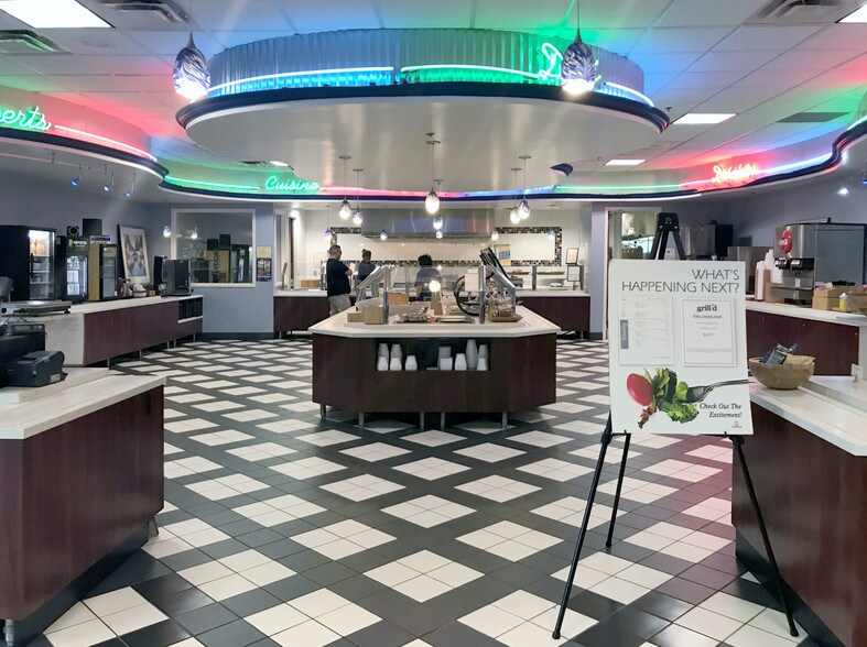 More Photos Of 636 Grand Regency Blvd, Brandon Office For Sale