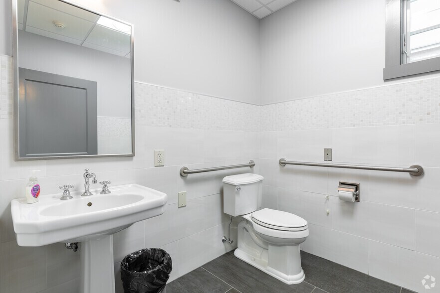 More Photos Of 27 Cannon Rd, Wilton Office For Sale