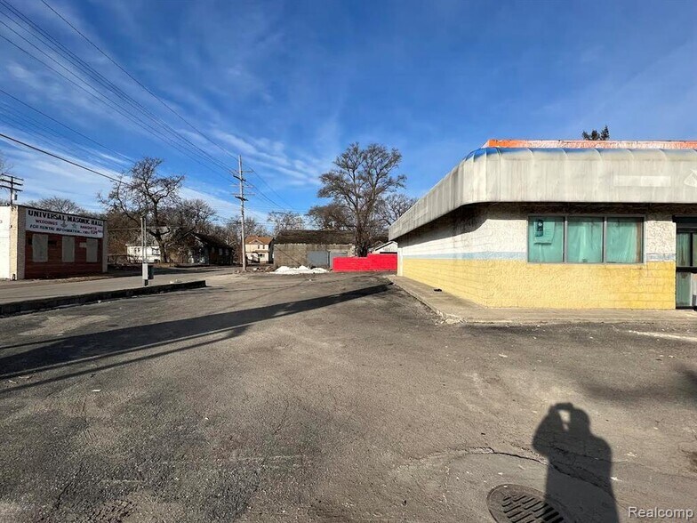 More Photos Of 14201 Wyoming St, Detroit Auto Repair For Sale