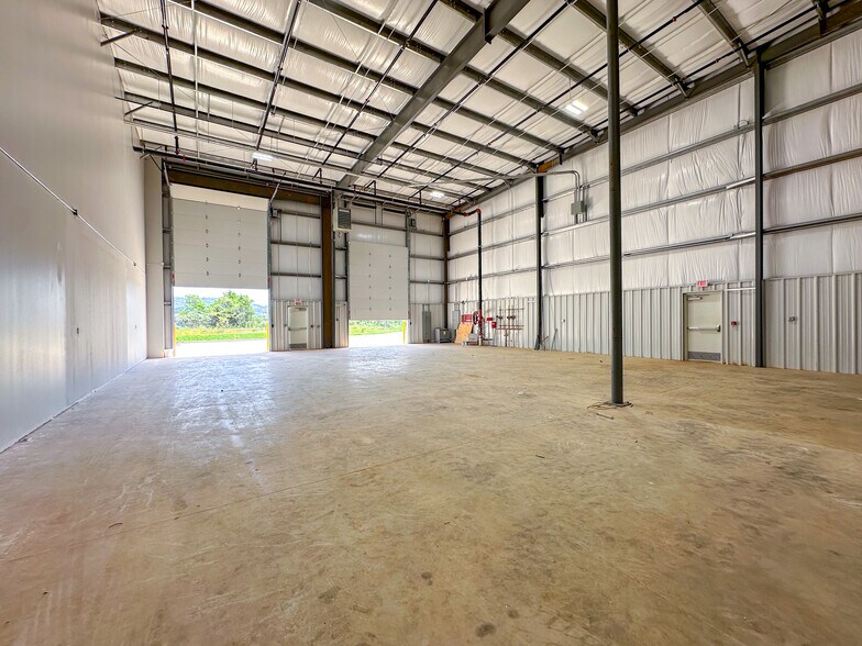More Photos Of 2000 Bob Wade NW ln, Huntsville Warehouse For Lease