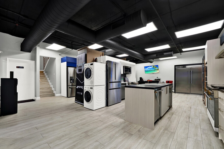 More Photos Of 7770 NW 46th St, Doral Warehouse For Lease