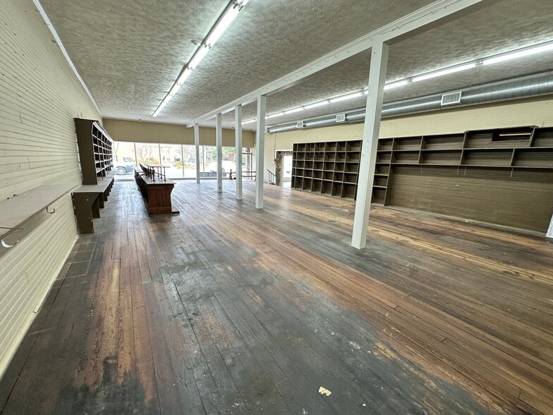 Primary Photo Of 106 E Main St, Rockwell Storefront Retail Office For Lease