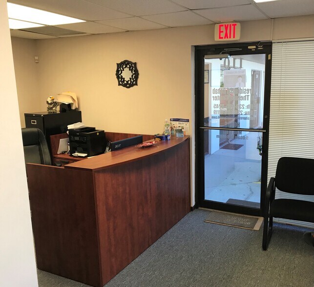More Photos Of 6315 Presidential Ct, Fort Myers Office For Lease