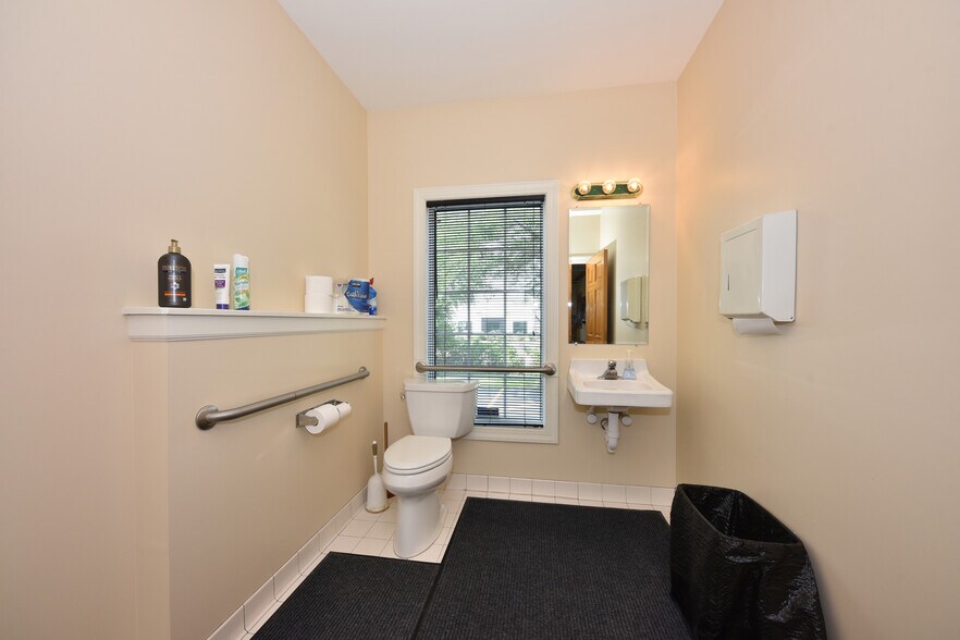 More Photos Of 8766 N Deerwood Dr, Milwaukee Freestanding For Sale