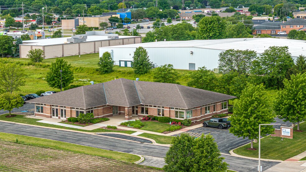 More Photos Of 306 E Countryside Pky, Yorkville Office For Lease