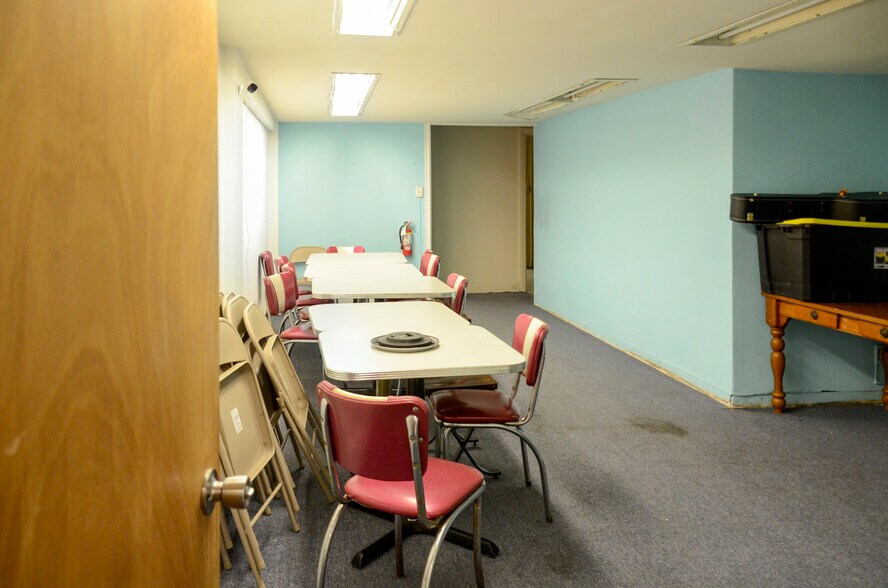 More Photos Of 361 S Commercial St, Aransas Pass Freestanding For Lease