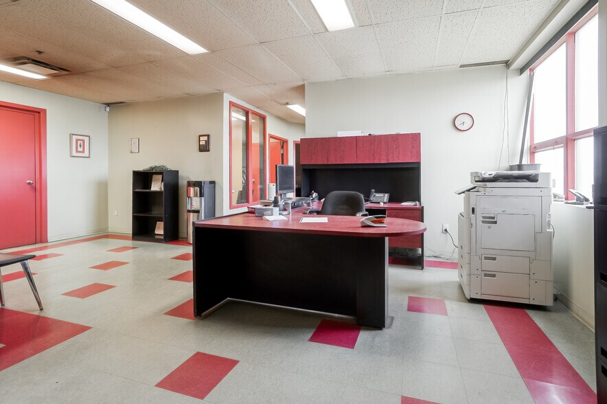 More Photos Of 2000 St De La Métropole, Longueuil Industrial For Sale