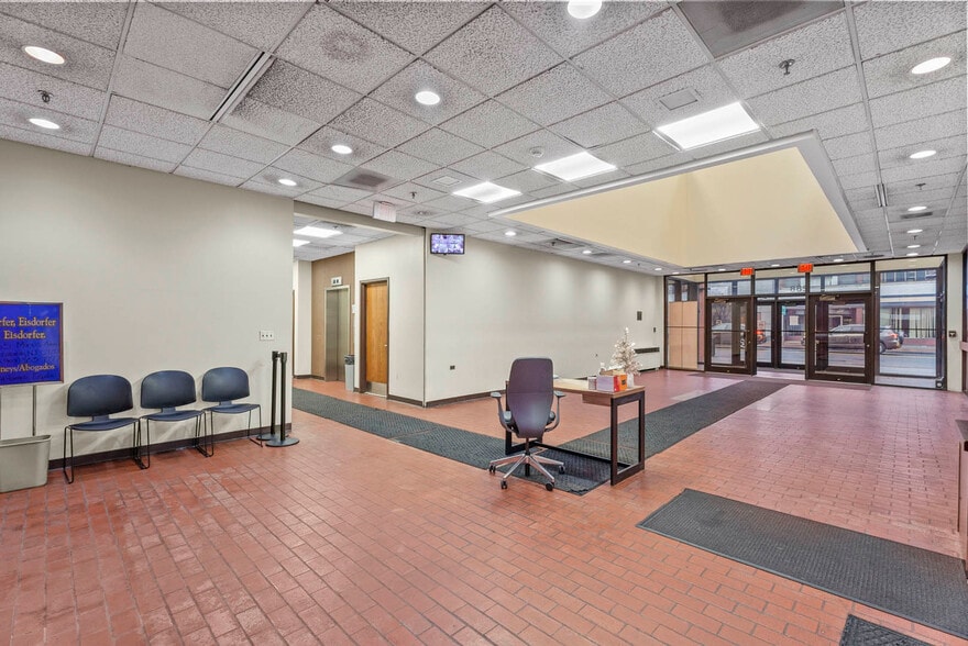 More Photos Of 288 N Broad St, Elizabeth Office For Lease