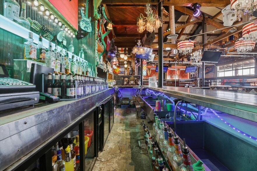 More Photos Of 3330 N Academy Blvd, Colorado Springs Bar For Sale