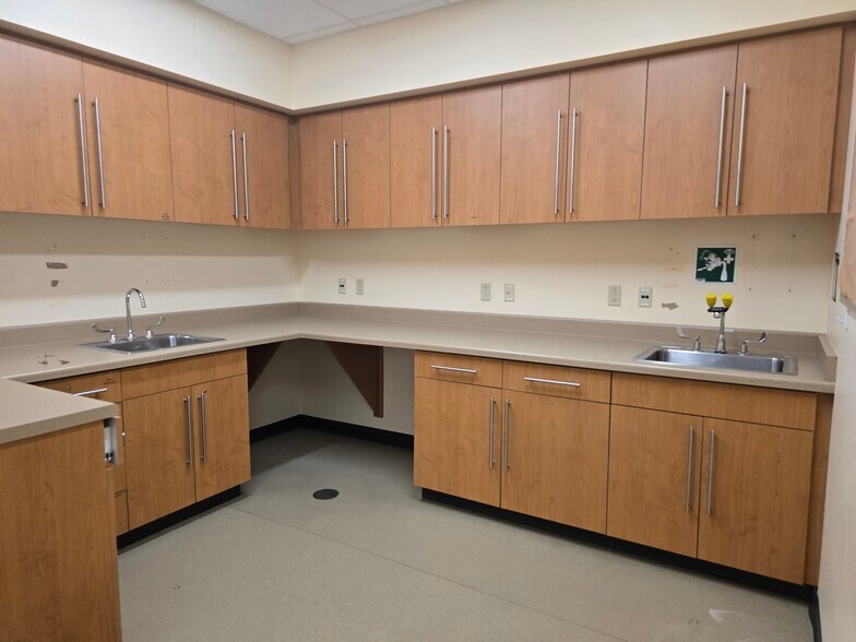 More Photos Of 3416-3438 E Main St, Merrill Storefront For Lease