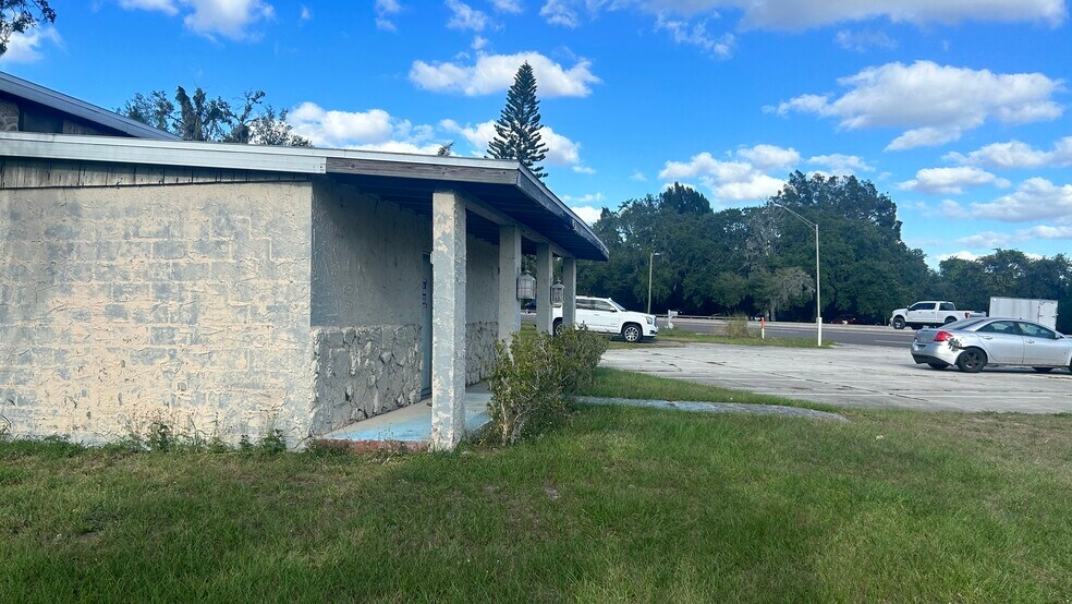 More Photos Of 1165 S Lake Shore Way, Lake Alfred Religious Facility For Sale