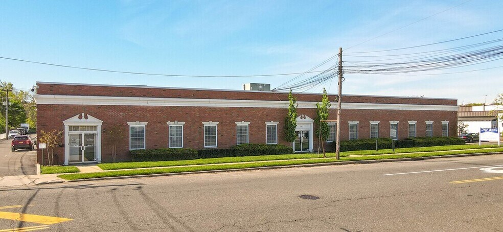 More Photos Of 141 Central Ave, Farmingdale Light Manufacturing For Lease