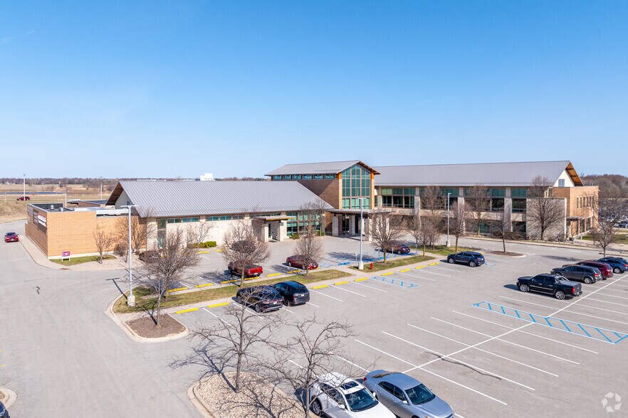 Primary Photo Of 2105 E Enterprise Ave, Appleton Medical For Lease