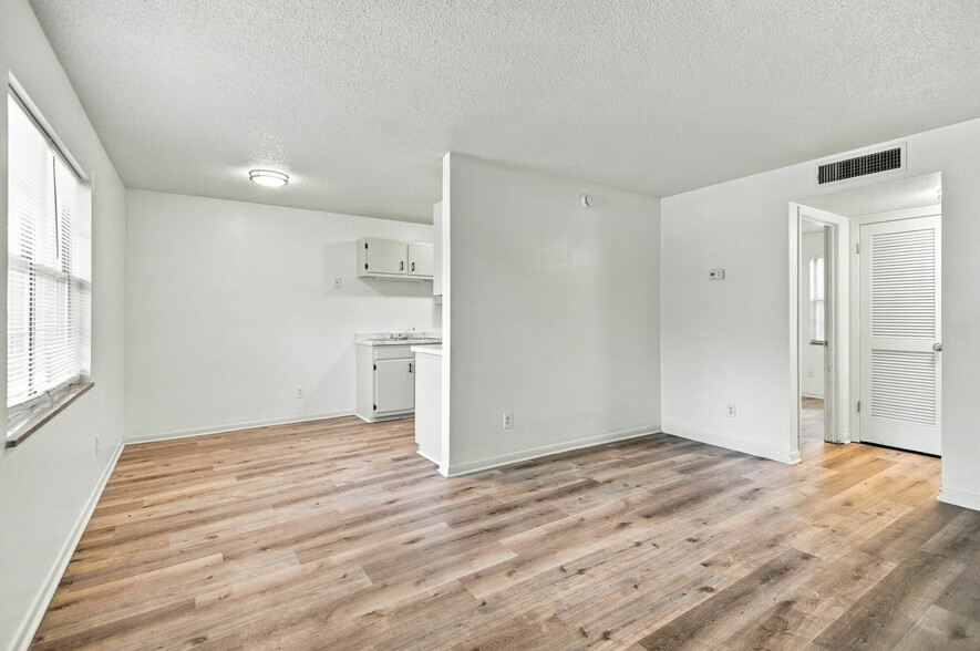 More Photos Of 706 E Inskip Dr, Knoxville Apartments For Sale