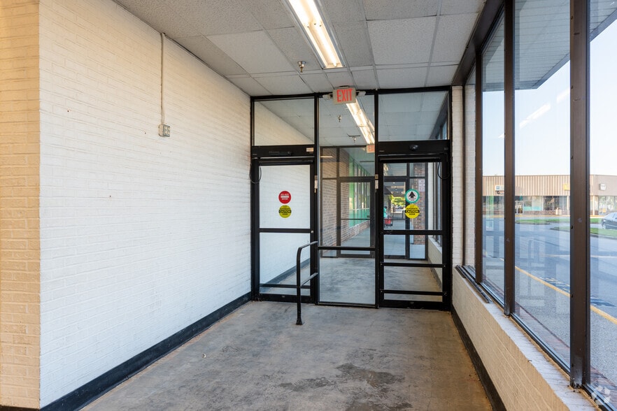 More Photos Of 3411-3441 Breckenridge Ln, Louisville Unknown For Lease