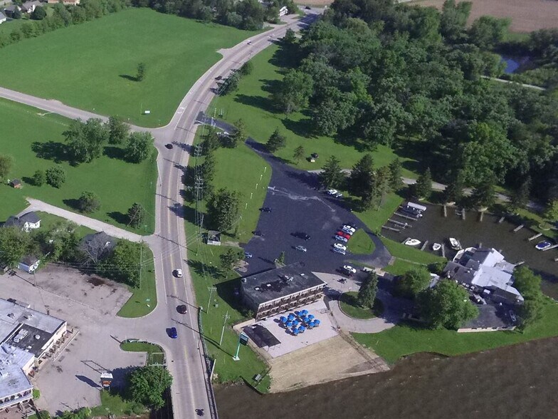 More Photos Of 3309 N Chapel Hill Road, Johnsburg Hotel For Sale