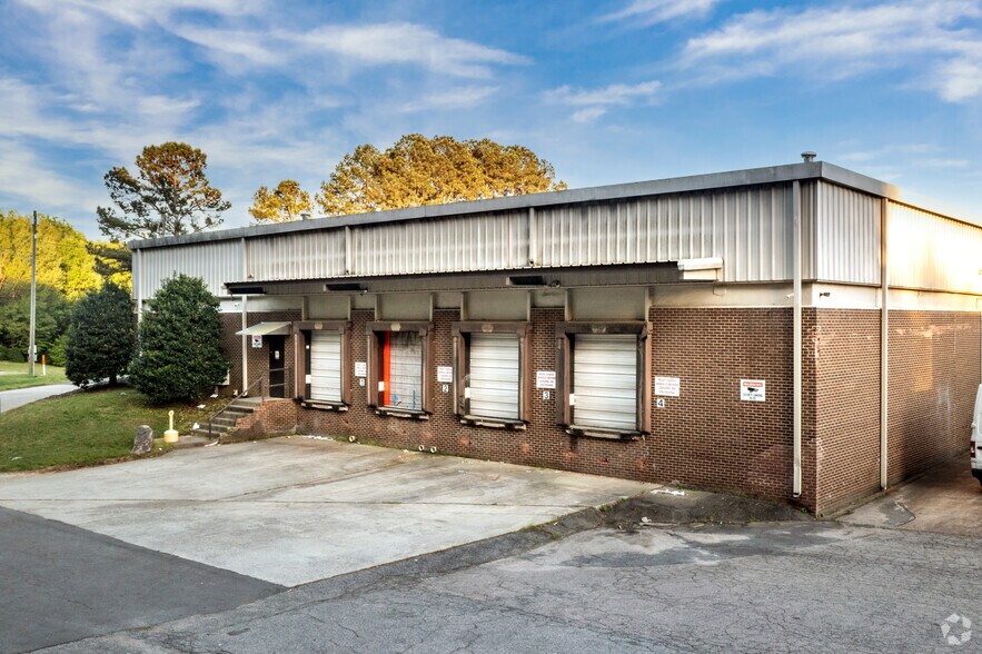 More Photos Of 1904 New Hope Church Rd, Raleigh Flex For Lease