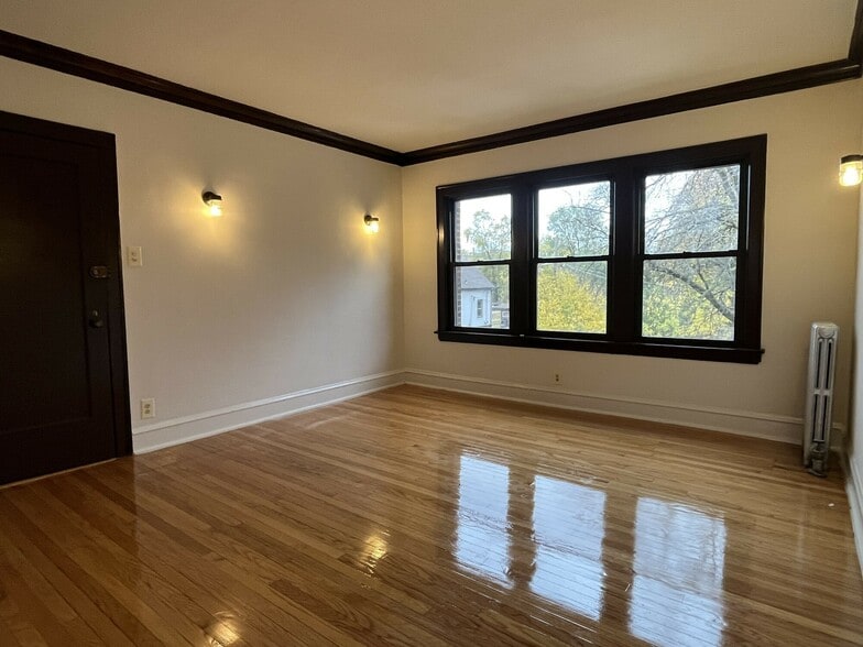 More Photos Of 1502 E 74th St, Chicago Apartments For Sale