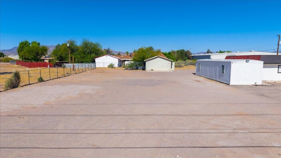 More Photos Of 10135 S Barrackman Rd, Mohave Valley Light Distribution For Lease