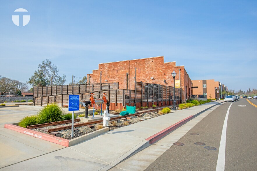 More Photos Of 9700 Railroad St, Elk Grove Restaurant For Lease