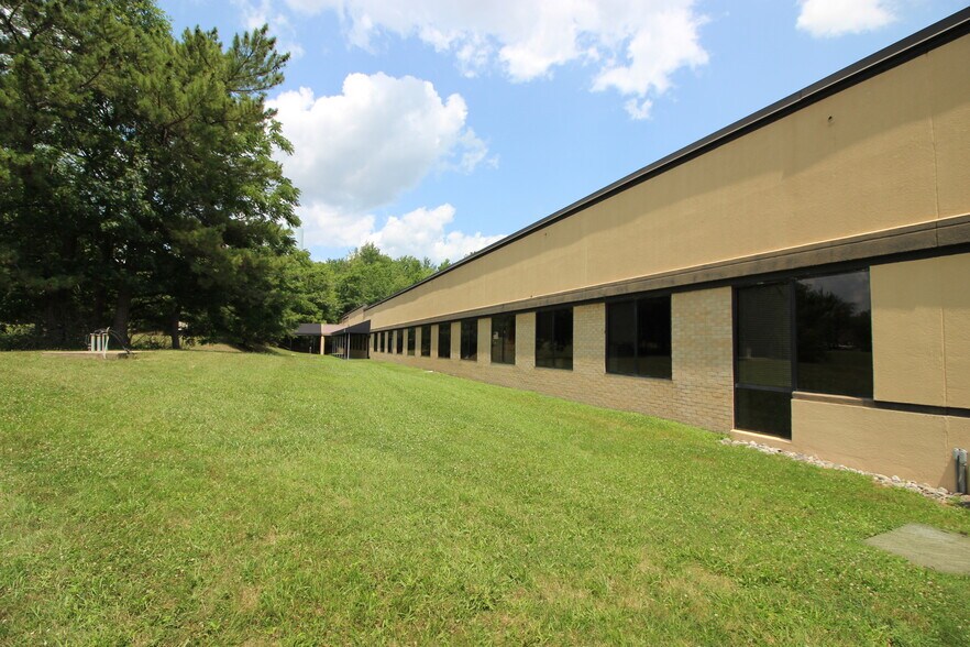 More Photos Of 455 Maryland Dr, Fort Washington Light Manufacturing For Sale