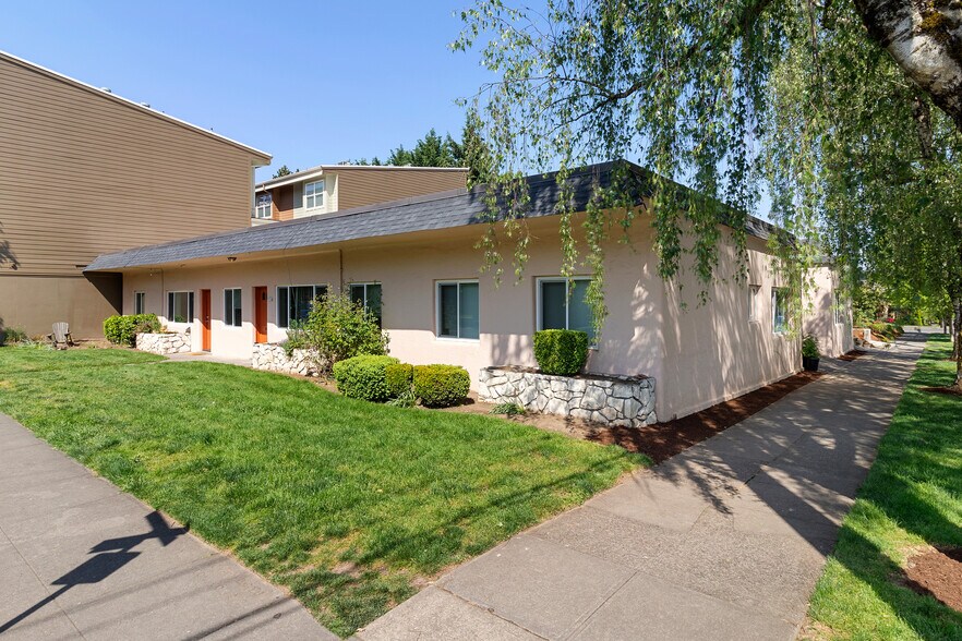 More Photos Of 1659-1665 SE Rex St, Portland Multifamily For Sale