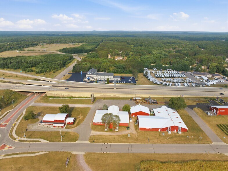 More Photos Of S2269 Timothy Ln, Baraboo General Retail For Sale